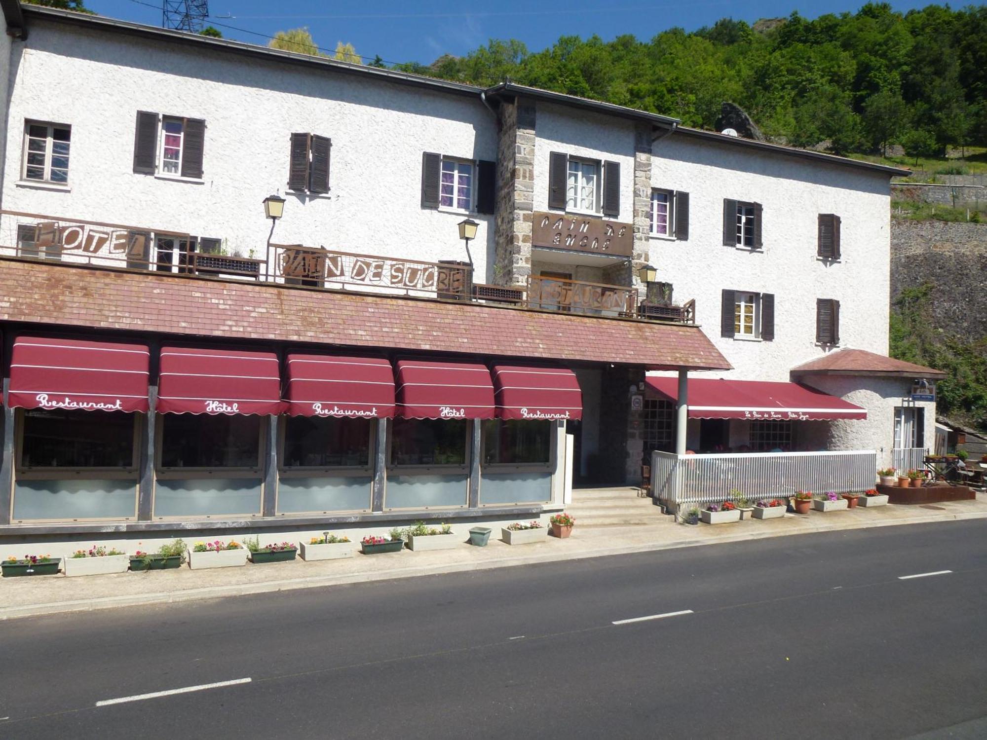 Hotel Restaurant Le Pain De Sucre Monistrol-dʼAllier Exterior foto